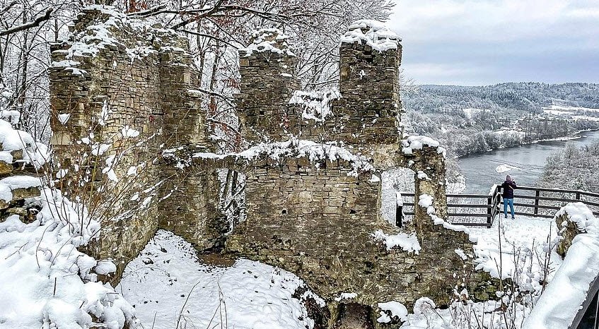Ruiny Zamku Sobień, Poland
